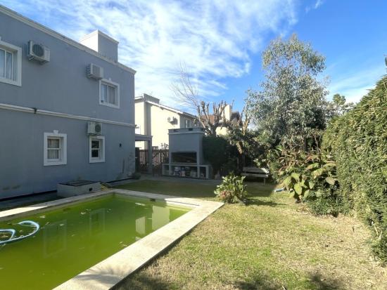 Casa en venta de excelente calidad constructiva en La Cascada