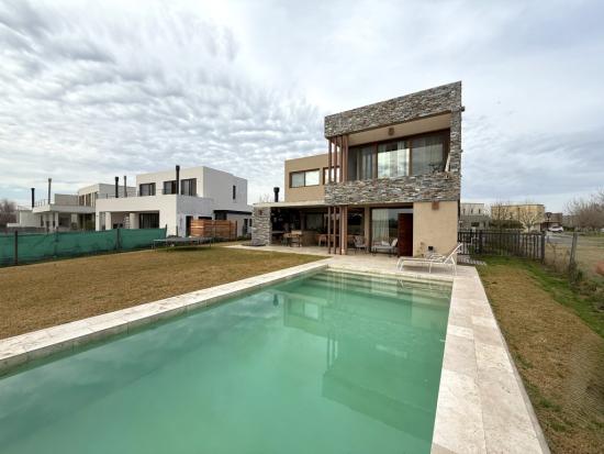 Espectacular Casa al Golf en El Cantón