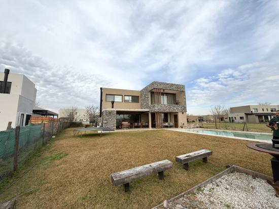 Espectacular Casa al Golf en El Cantón