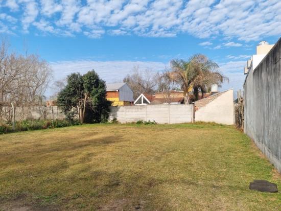 Excelente lote en venta a metros de calle Mariano Acosta