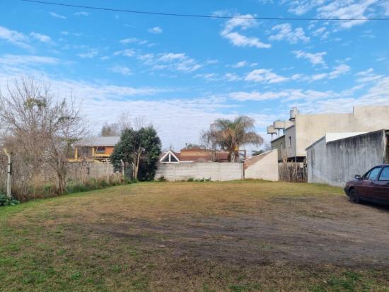Excelente lote en venta a metros de calle Mariano Acosta