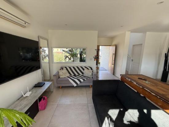 Impecable Casa en Santa Lucia - Pilar del Este 