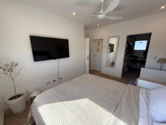 Impecable Casa en Santa Lucia - Pilar del Este 