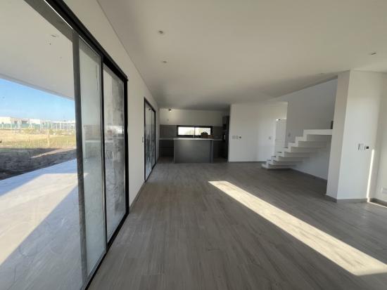 Casa a Estrenar en Pilar del Este - Santa Lucía