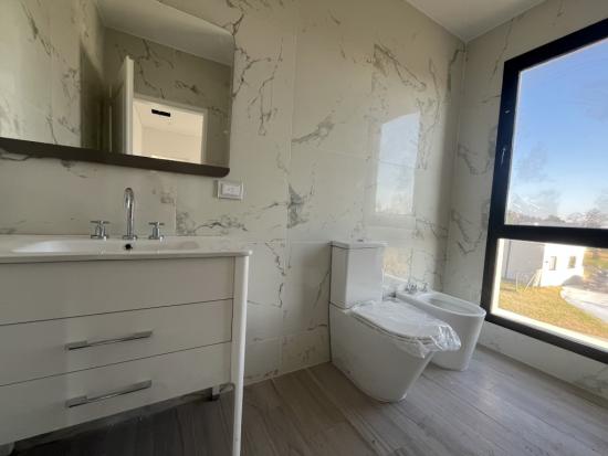 Casa a Estrenar en Pilar del Este - Santa Lucía