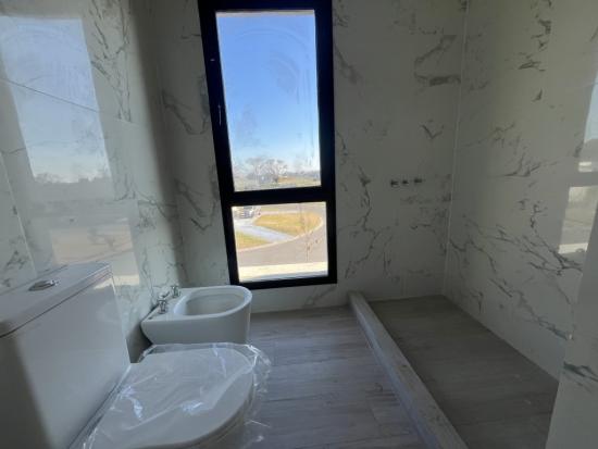 Casa a Estrenar en Pilar del Este - Santa Lucía