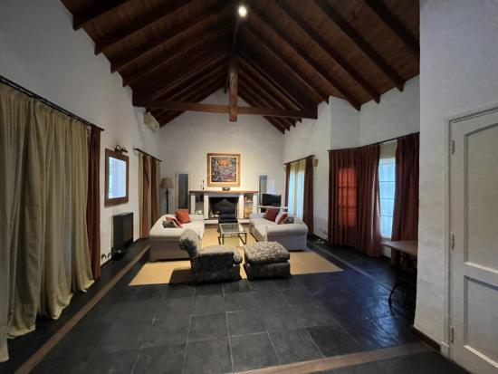 Luminosa Casa en Venta - El Carmel