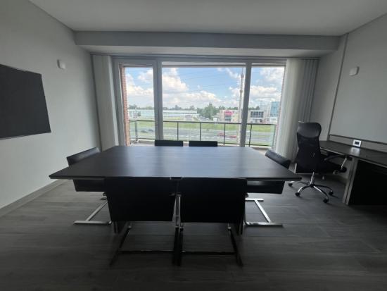 Venta de Oficina en Legend Residences