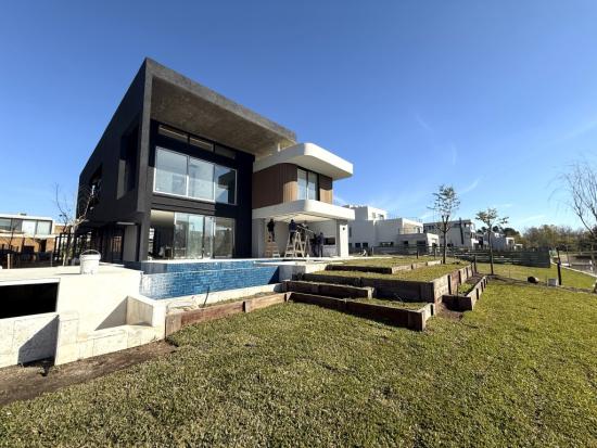 Alquiler Casa de Diseño en El Yacht